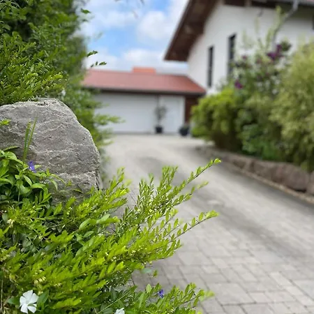 アパート 1 Privat-schlafzimmer, Eigenes Bad Im Architektenhaus 2 Min A8 Ruhig, Terrasse - Modern *