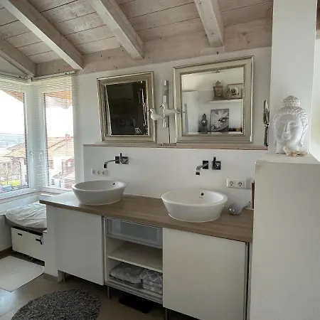 1 Privat-schlafzimmer, Eigenes Bad Im Architektenhaus 2 Min A8 Ruhig, Terrasse - Modern イルシェンベルク