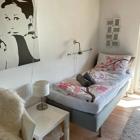 アパート 1 Privat-schlafzimmer, Eigenes Bad Im Architektenhaus 2 Min A8 Ruhig, Terrasse - Modern *